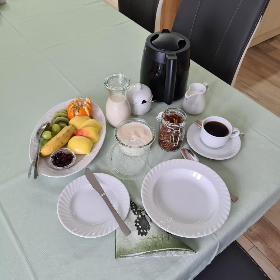 Gaestezimmer Treuen - Bed & Breakfast Екстериор снимка